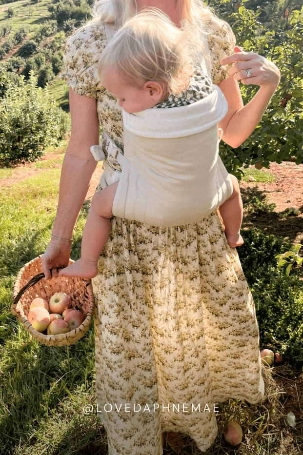 Oat Heritage Dot Soft Buckle Carrier
